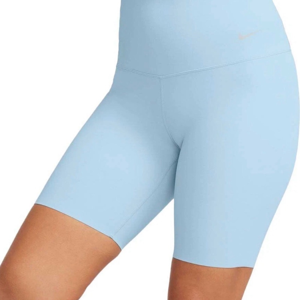 Nike Zenvy Shorts women’s Medium NWOT